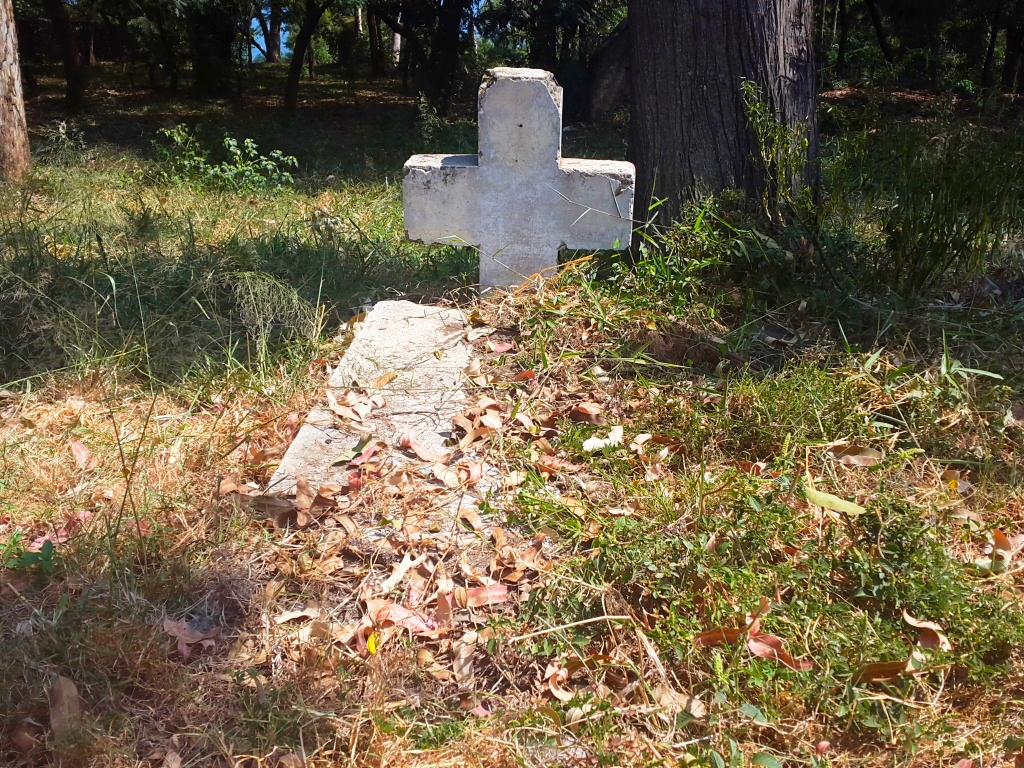 Zimwe mu mva ziboneka kuri uyu musozi