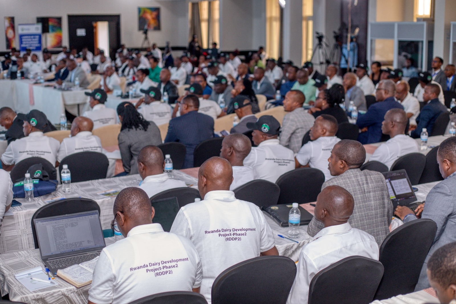 Aborozi baturutse hirya no hino mu gihugu bitabiriye itangizwa ry'umushinga RDDP ya kabiri