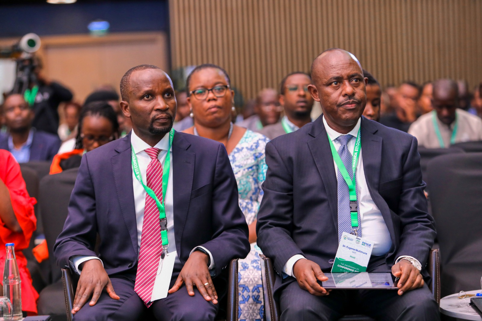 Dr Musafiri Ildephonse wa MINAGRI hamwe na Dr Eugène Mutimura wa NCST