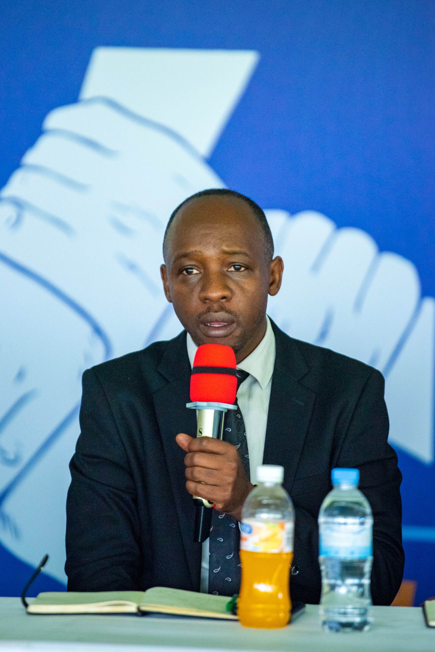 Umukozi wa International Alert ukuriye umushinga wa USAID DUFATANYE URUMURI, Mayobera Omer, avuga ko gukoresha ukuri, koroherana n'ubunyangamugayo ari zimwe mu ndangagaciro zatuma Ubumwe n'Ubudaheranwa bikomeza kugerwaho