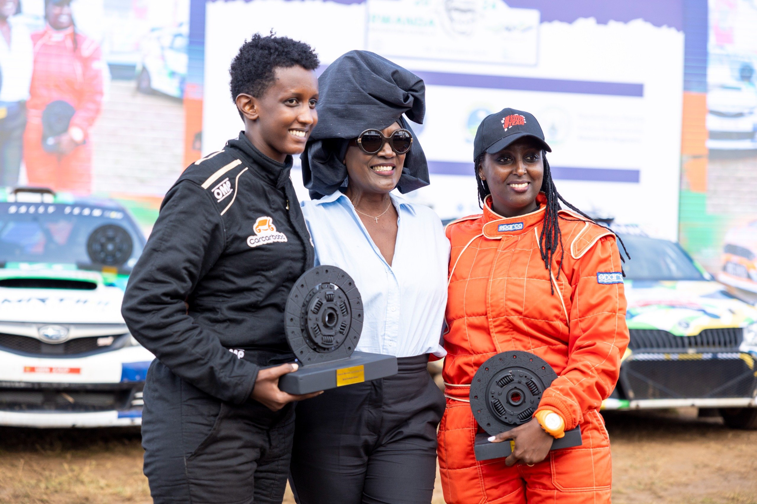 Queen Kalimpinya na Sandrine Isheja bahawe ishimwe nka pilote na co-pilote b'abanyarwandakazi bitwaye neza