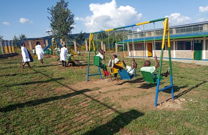 Bafite n'amashuri yigamo abana babo kuva mu y'incuke n'abanza