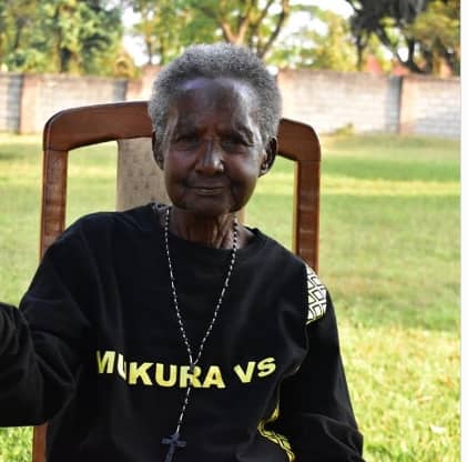 Mama Mukura ararembye 