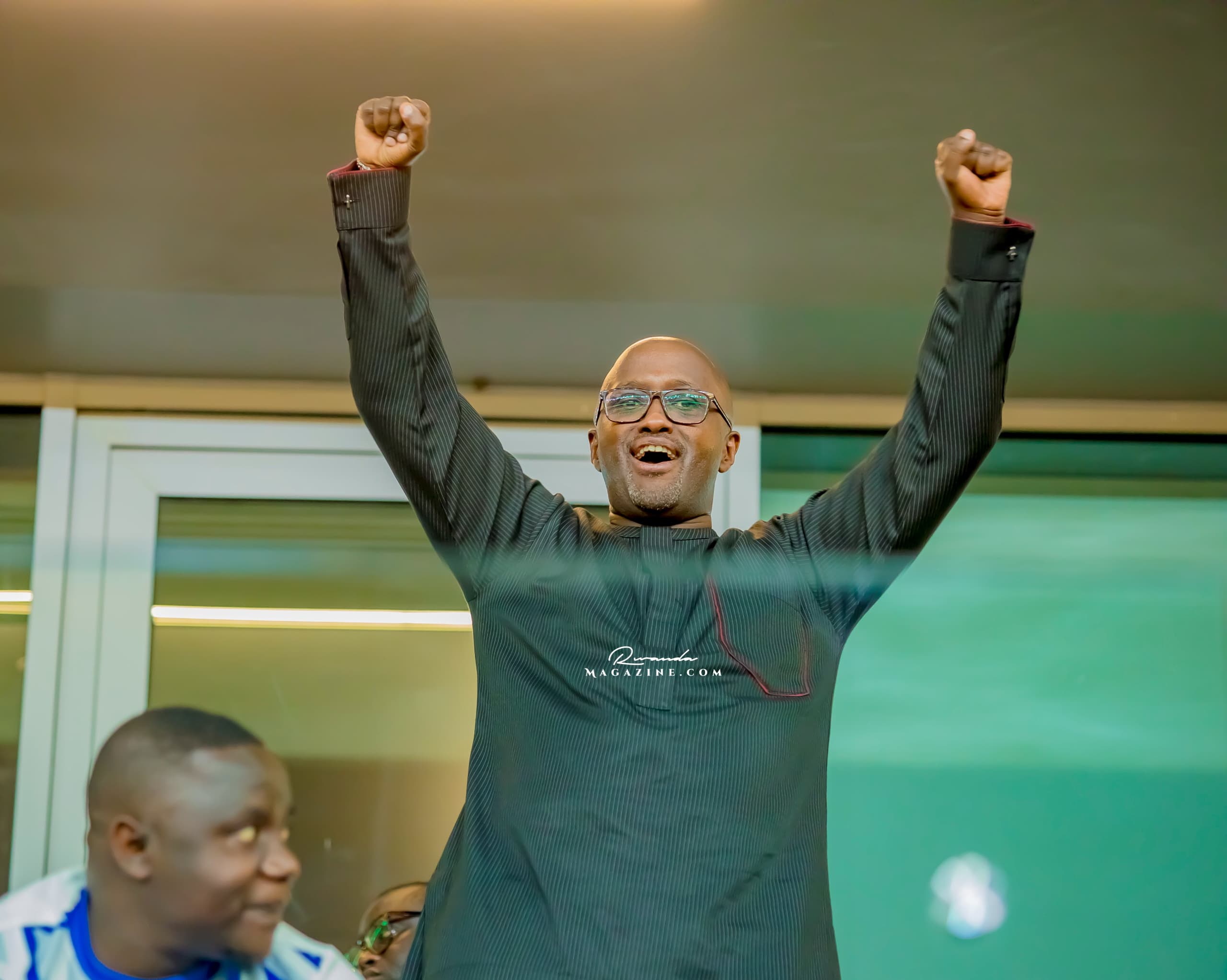 Minisitiri w'Ububanyi n'Amahanga n'Ubutwererane ,Ambasaderi Nduhungirehe Olivier akaba umufana ukomeye wa Mukura VS yishimira intsinzi