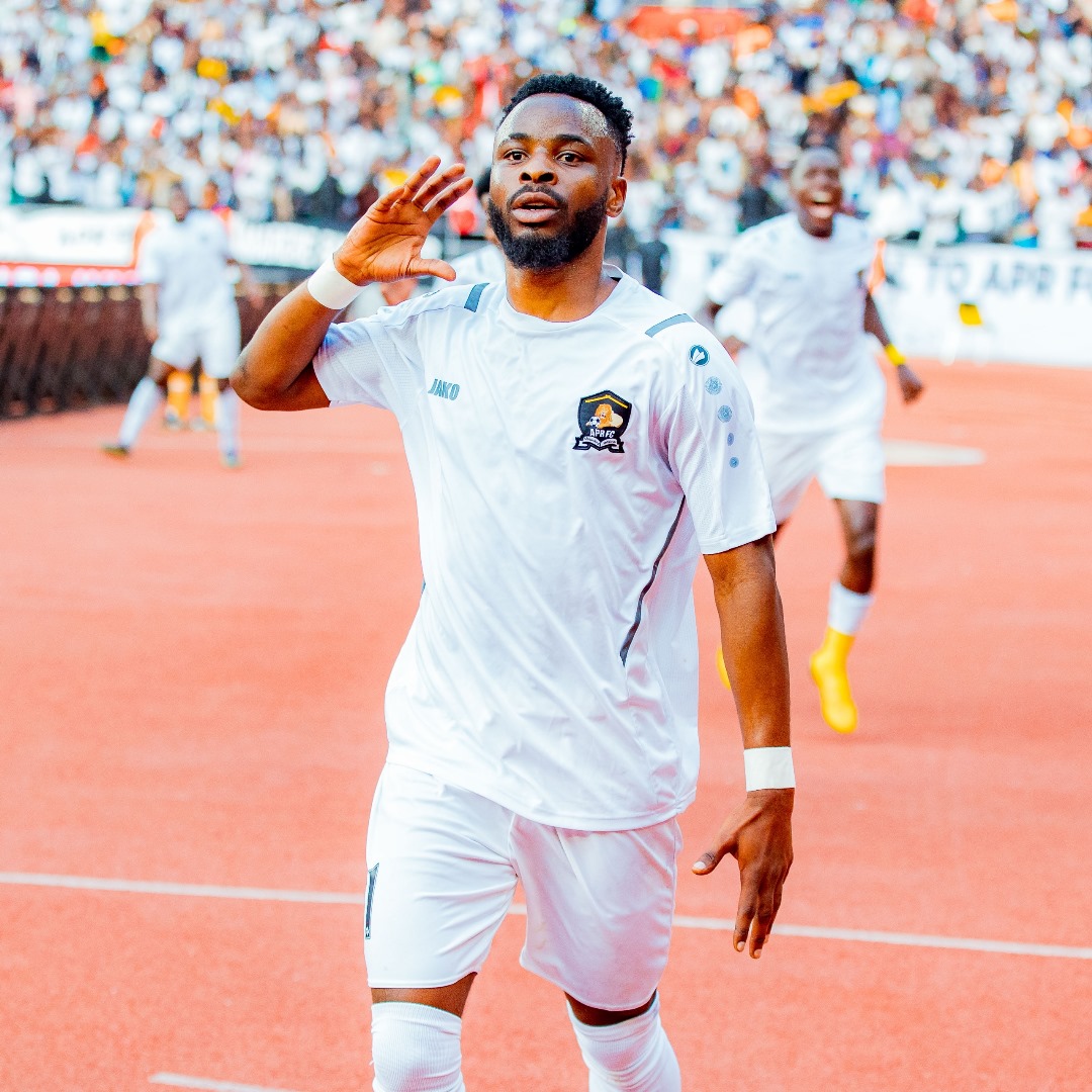 Mugisha yishimira igitego cya kabiri yatsindiye APR FC