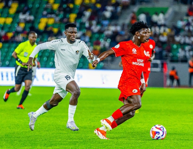 Nshimirimana Ismael Pitchou watanze umupira wavuyemo igitego cya mbere