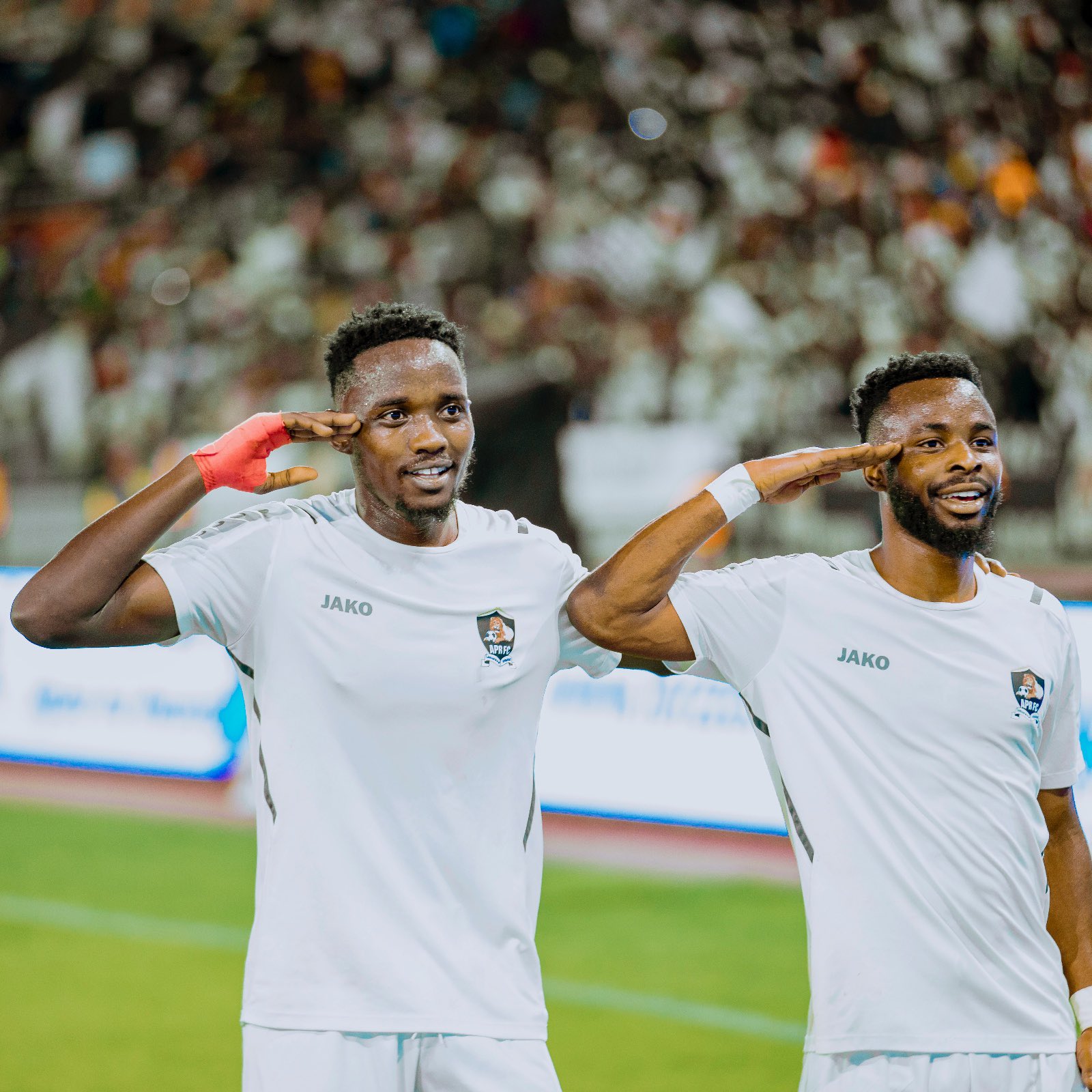 Ruboneka na Mugisha bishimira igitego cya mbere