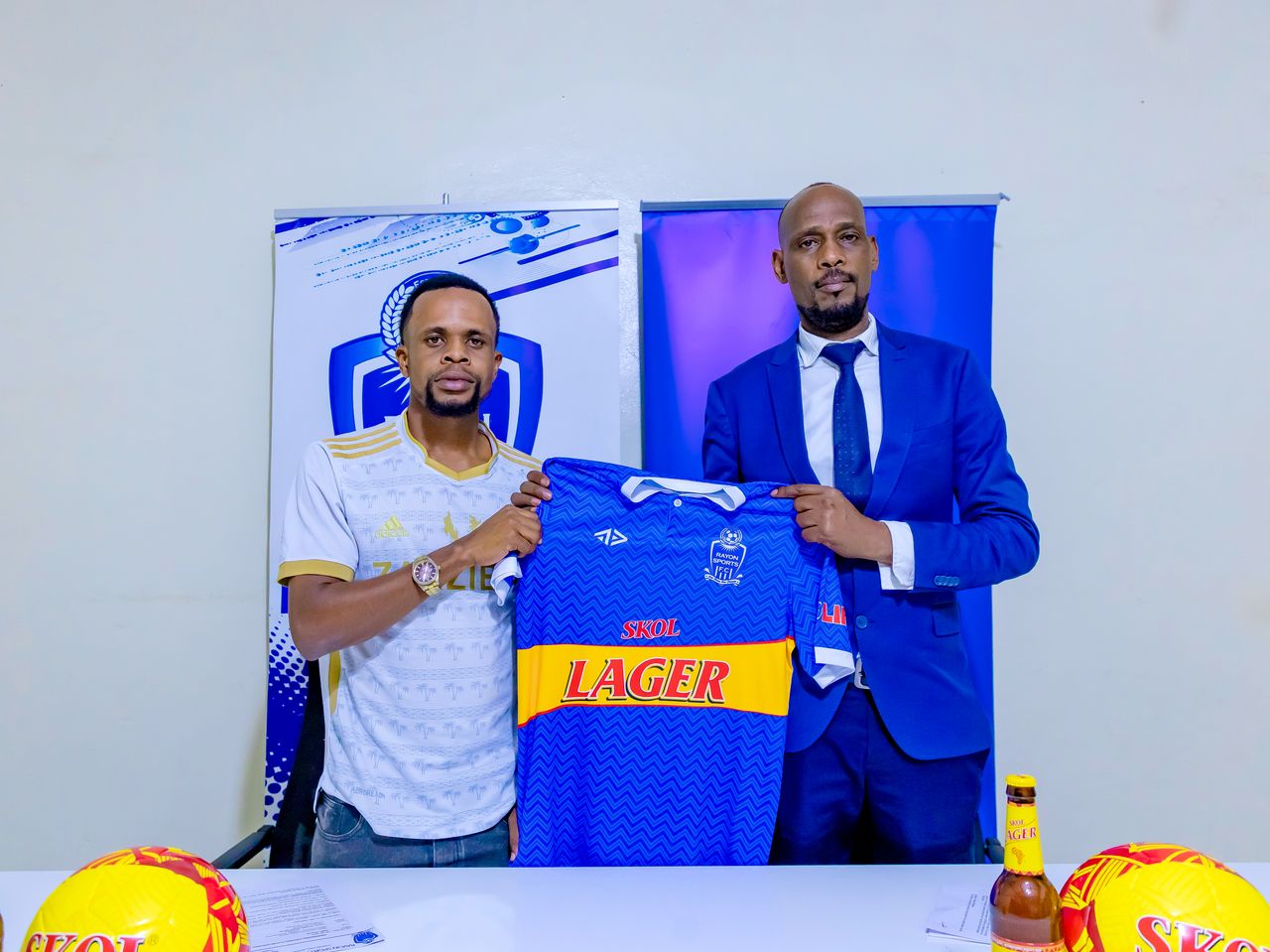 Musore Prince ari hamwe na Perezida wa Rayon Sports, Twagirayezu Thaddée 