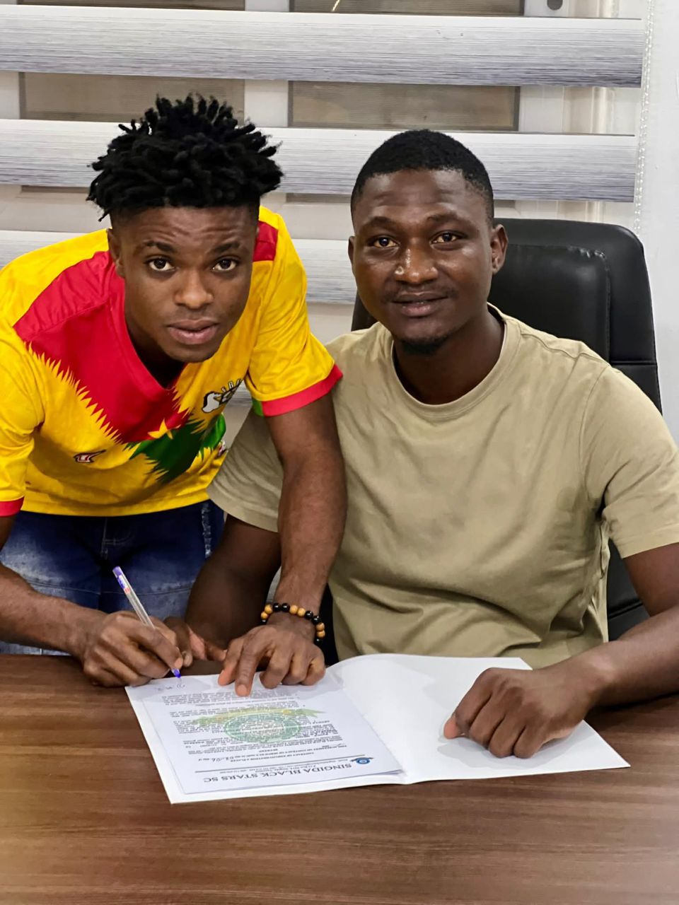 Ubwo Raouf Memel Raouf yasinyaga ku masezerano ya Singida Black Stars aei hamwe na Salomé Wendingoudi Compaore ugurisha abakinnyi , ariko uvuga ko ntaho ahuriye no gusinya kwa Dao muri APR FC