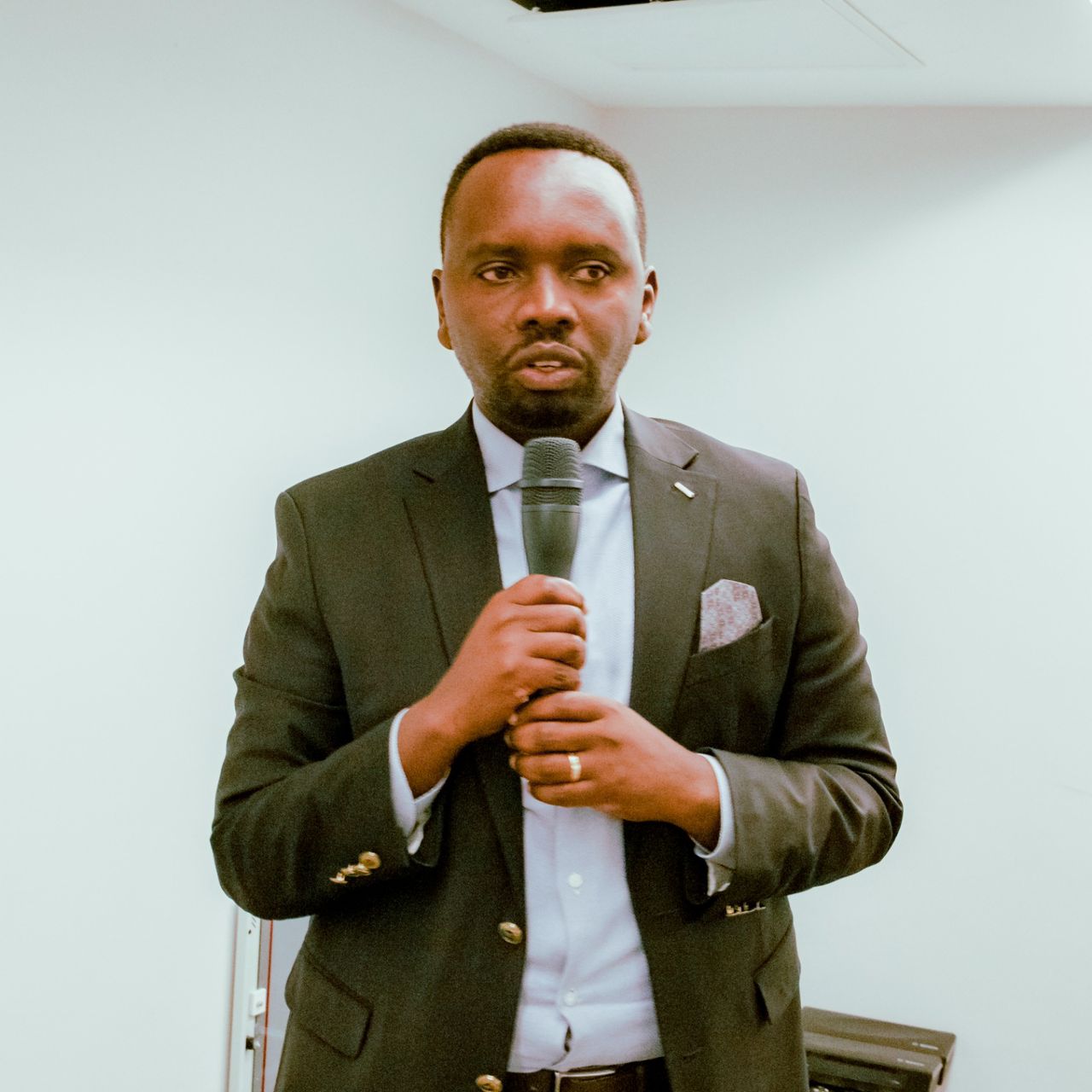 Umunyamabanga uhoraho muri Minisiteri ya Siporo, Uwayezu François Regis yabasabye kwitwara neza