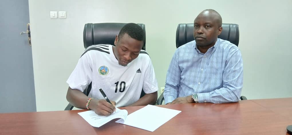 Chiunda Julius asinyira APR HC nk'umukinnyi wayo mushya