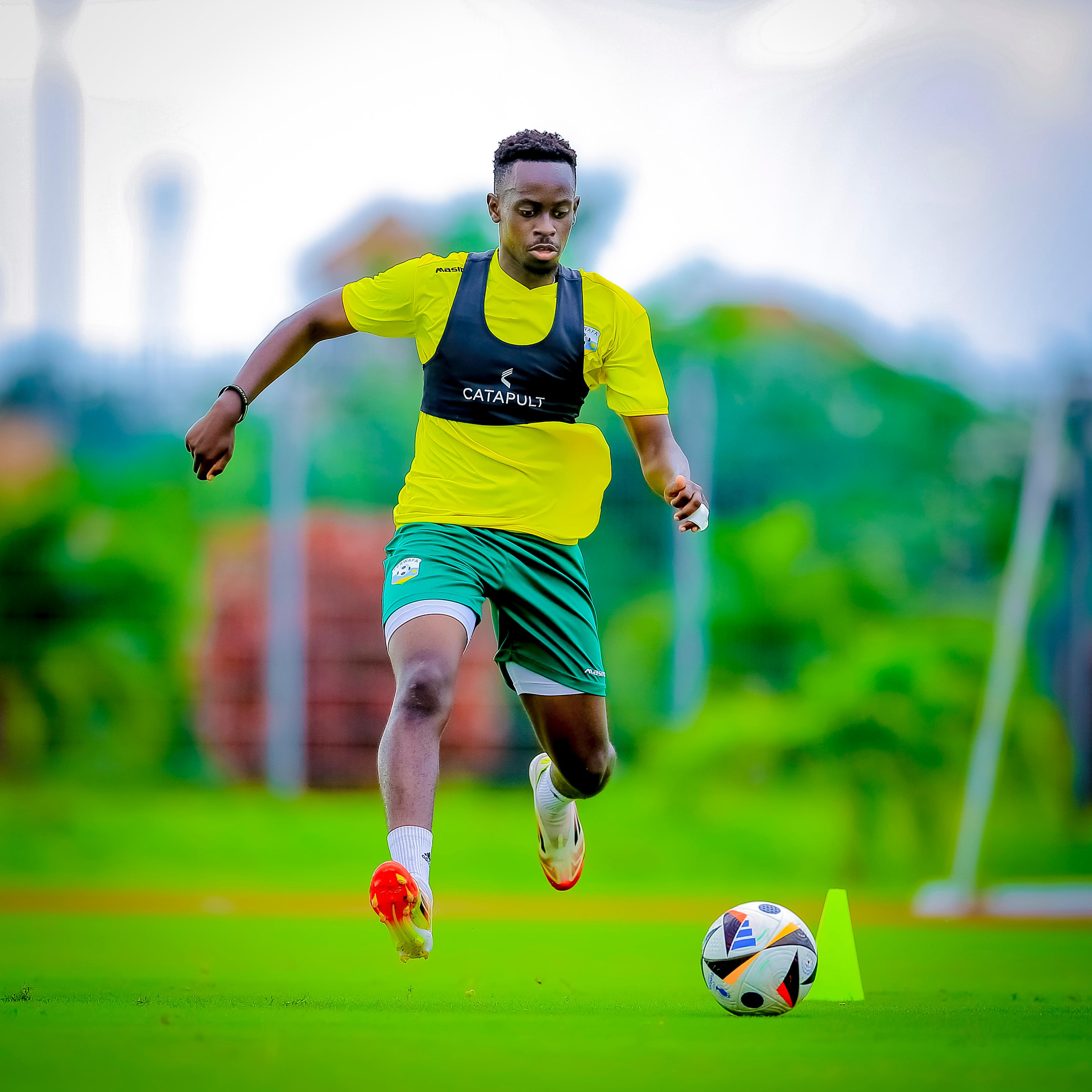 Ally Enzo ashobora gutungurana akaboneka muri 11 bashobora kubanzamo, ari hagati mu kibuga