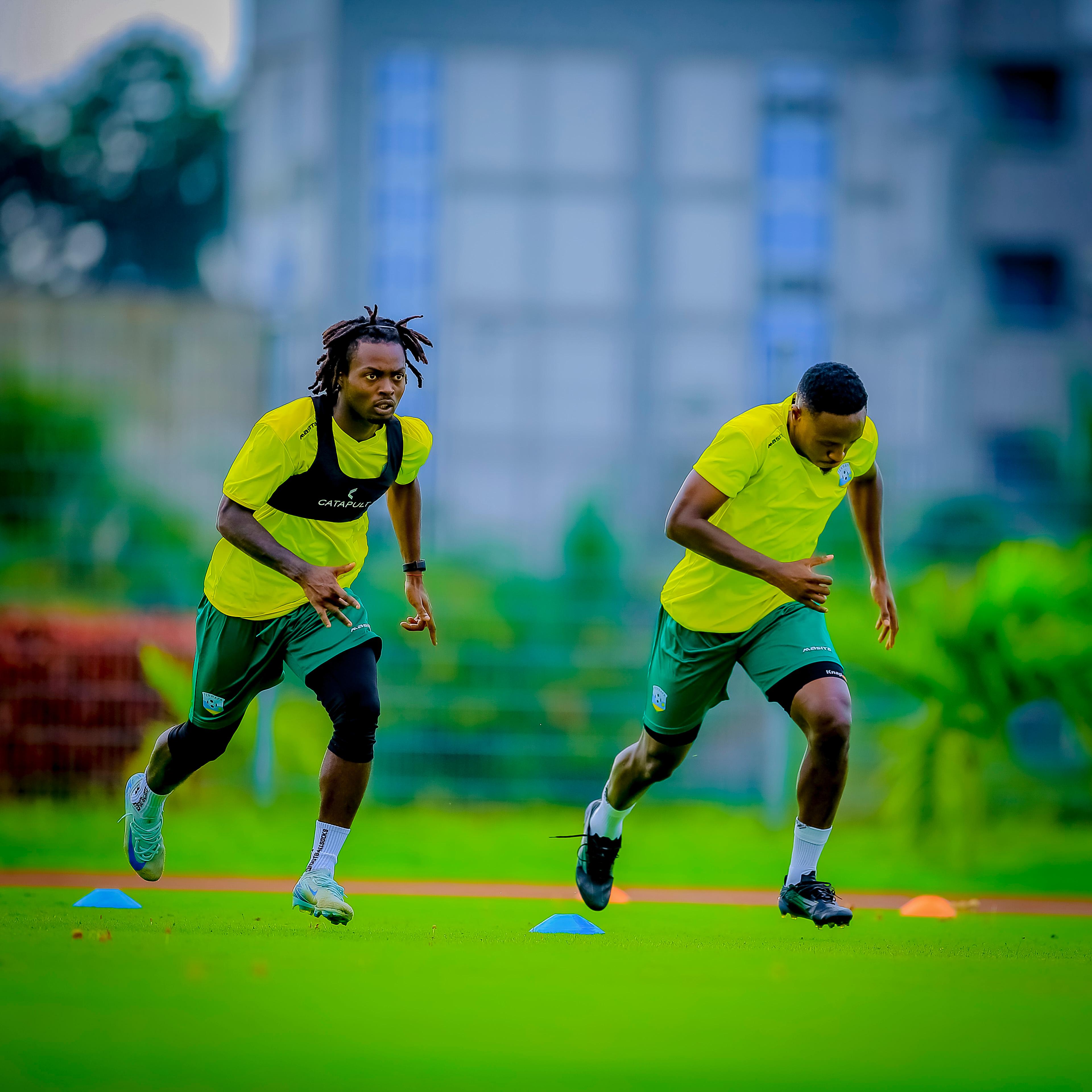 Ishimwe Anicet(Ibumoso) ari hamwe na.Djihad Bizimana