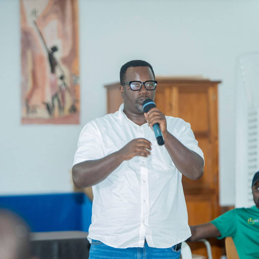 Perezida w'Ishyirahamwe ry'Umukino wa Handball mu Rwanda, Twahirwa Alfred ari mu bitabiriye iyi mikino