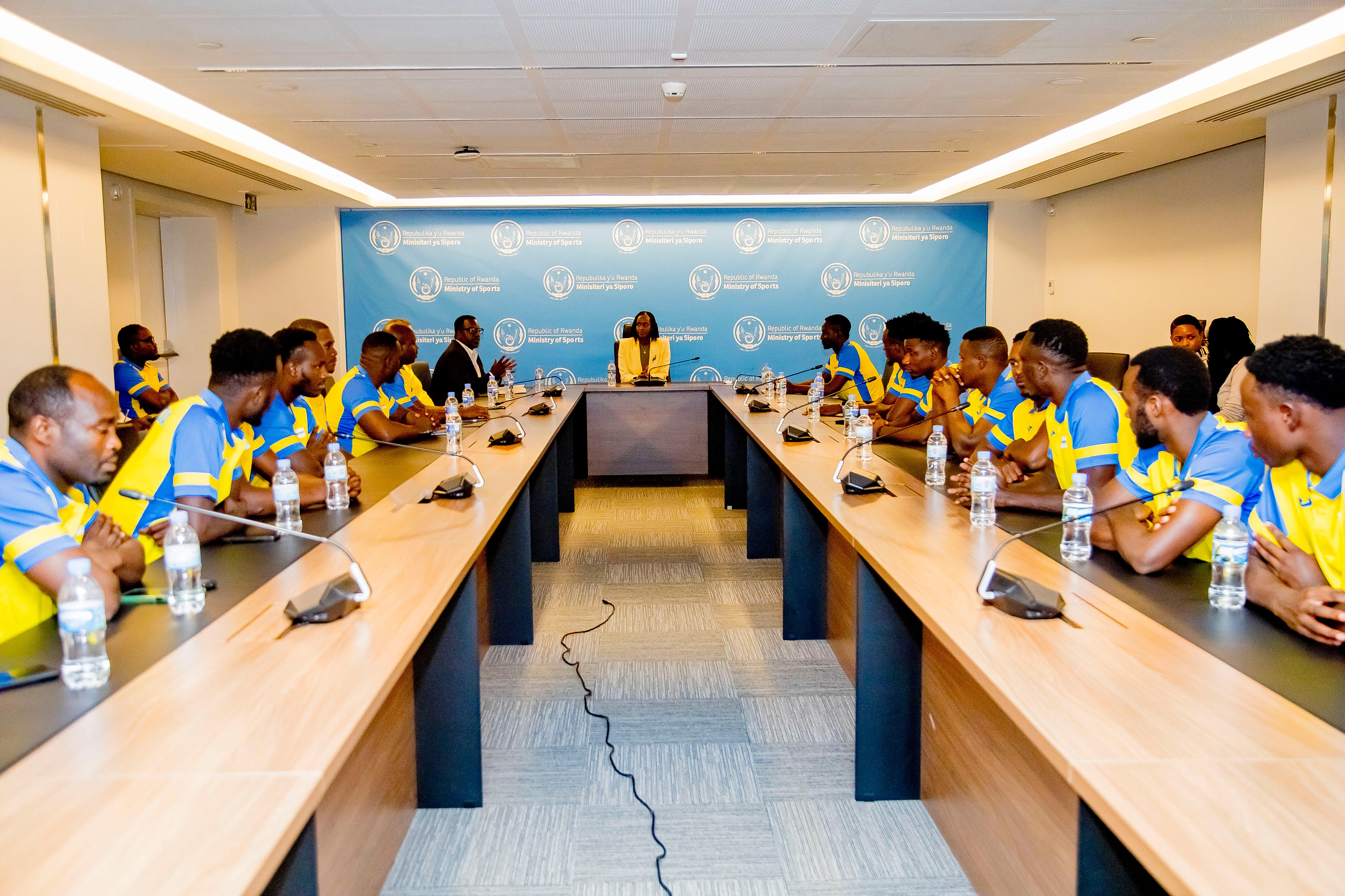 Minisitiri wa Siporo yakiriye Ikipe y'Igihugu ya Handball iri kwitegura Igikombe cya Afurika 2026 kizabera mu Rwanda
