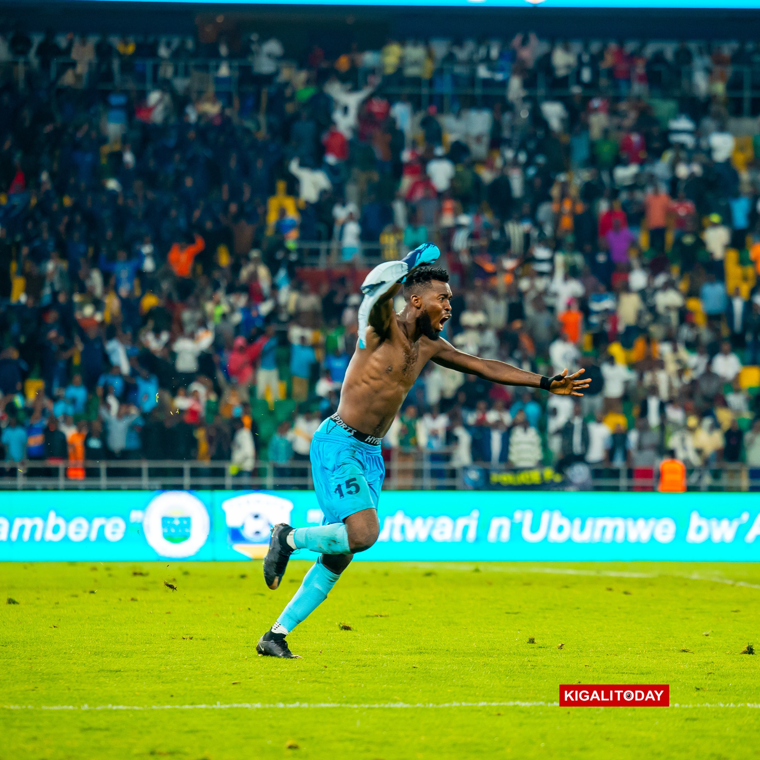 David Chimezi niwe wateye penaliti ya nyuma yahesheje Police FC igikombe 