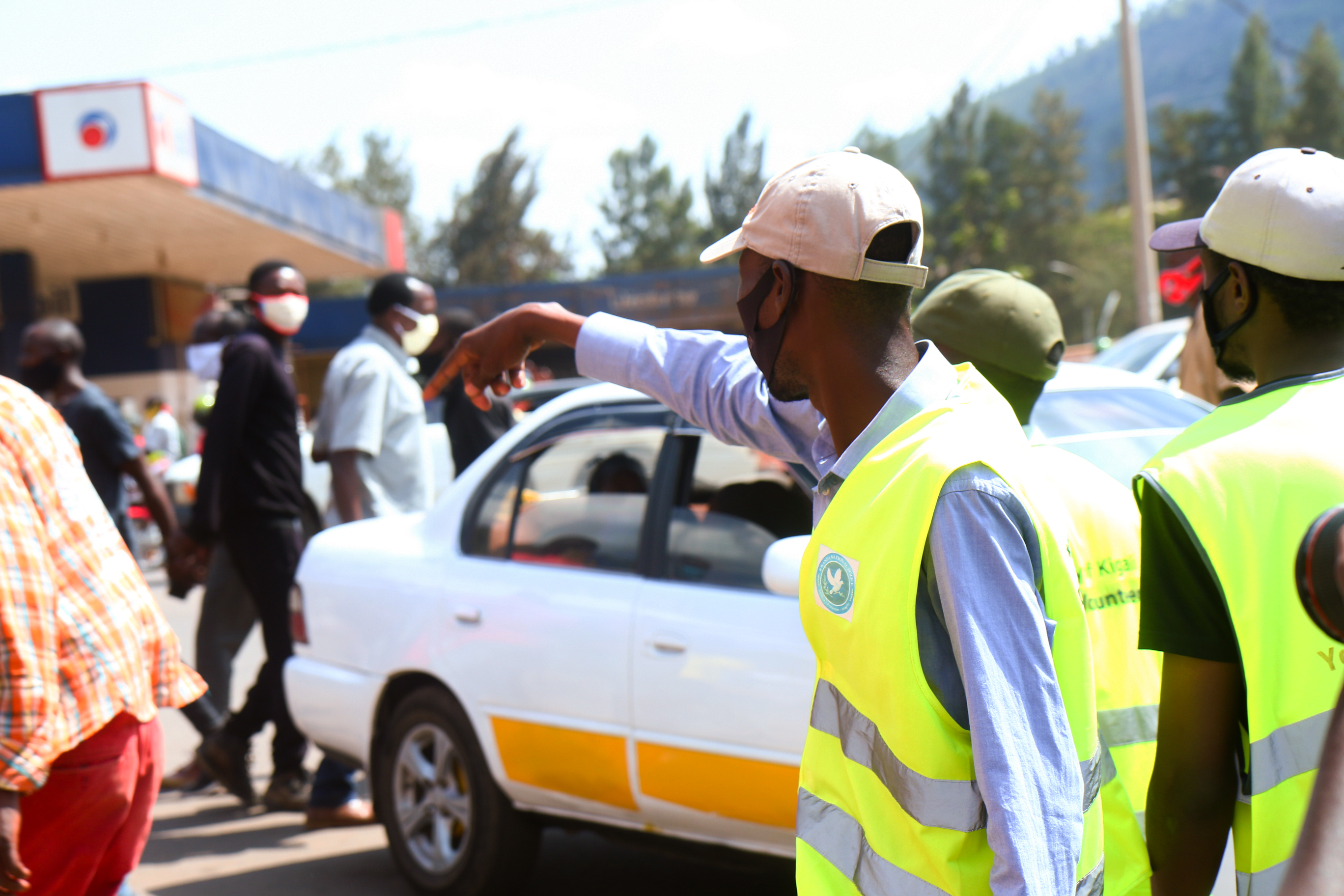 Mubanze munyure hirya aho murahasanga umuntu twampaye kimwe abapime umuriro