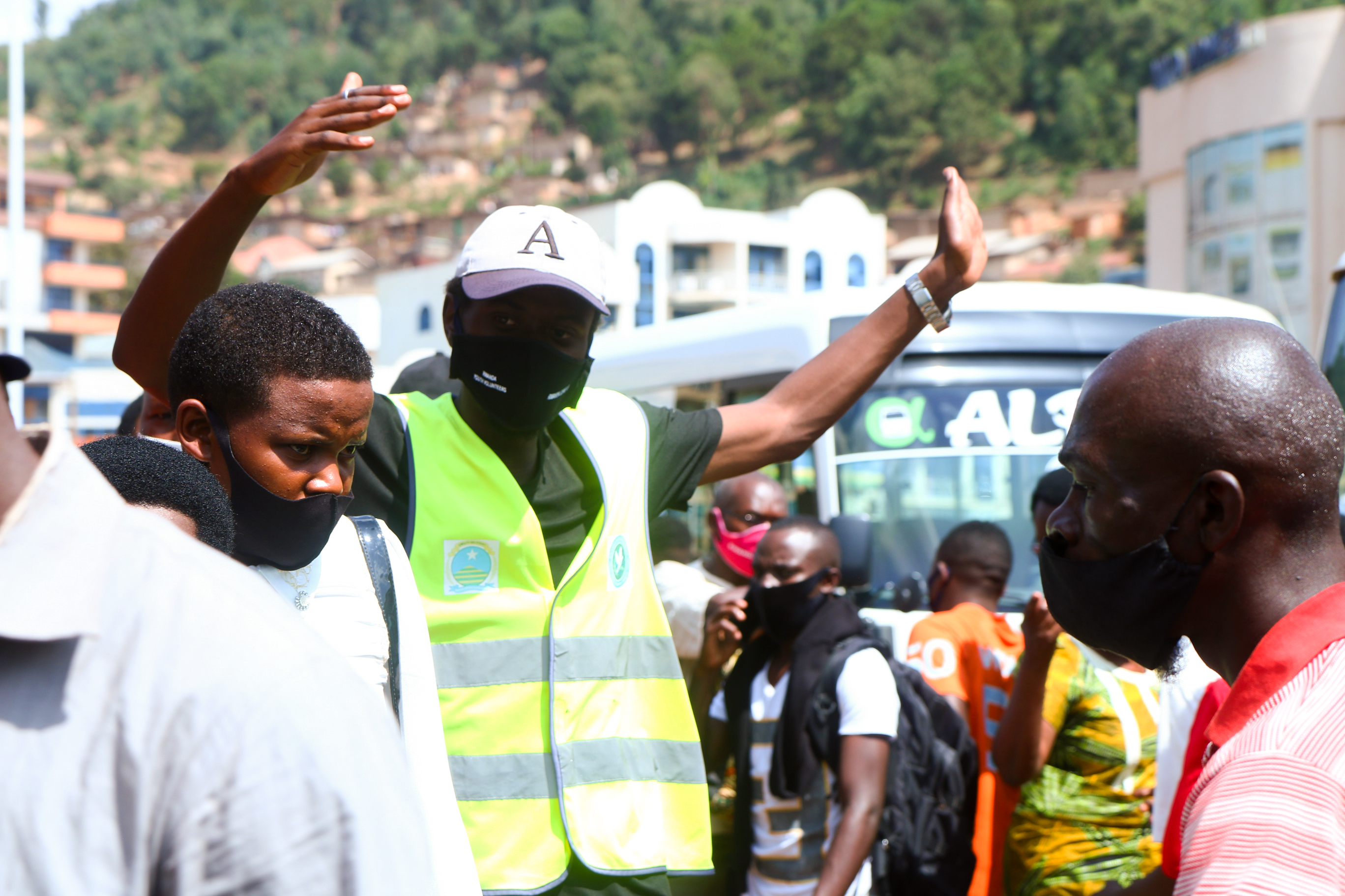 Namwe nimutandukane kandi ako gapfukamunwa kanapfuke amazuru