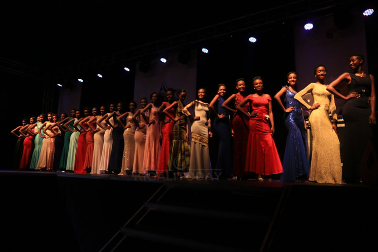 Abakobwa 26 bataratoranywamo 15 bakomea guhatanira ikamba rya Miss Rwanda 2017