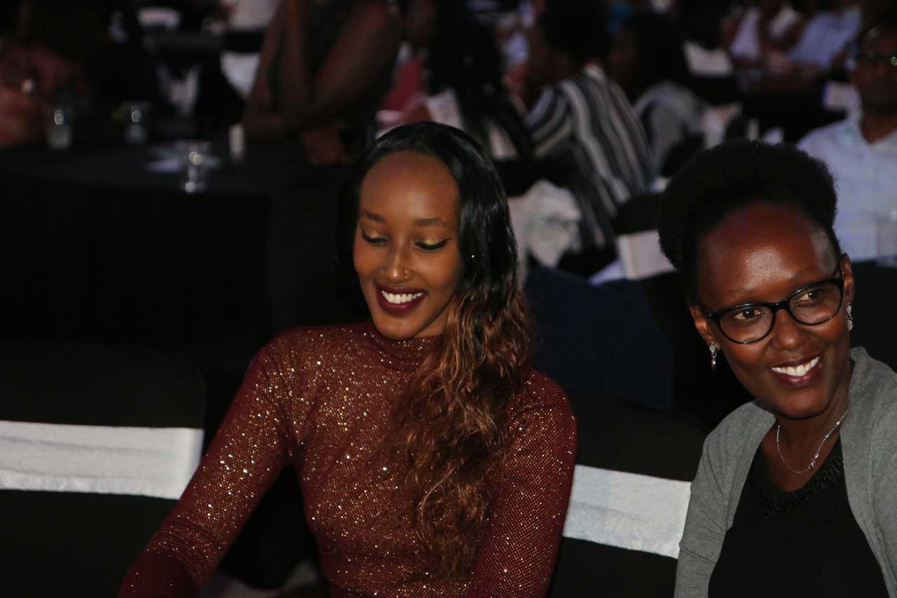 Miss Habibah wamamaye ku mbuga nkoranyambaga nawe yari ahari