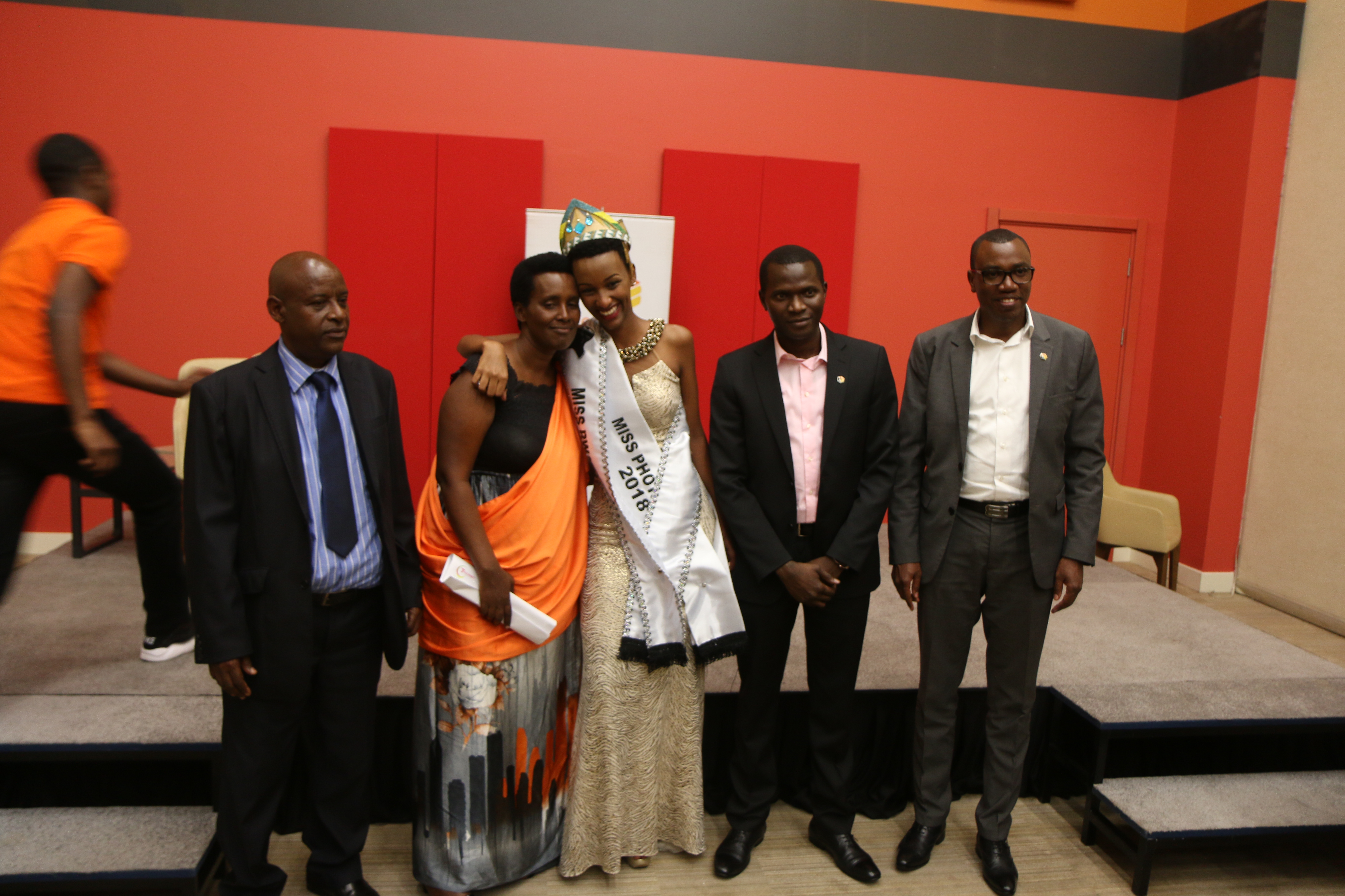 Bamwe mu bagize umuryango we nabo bari baje kumushyigikira