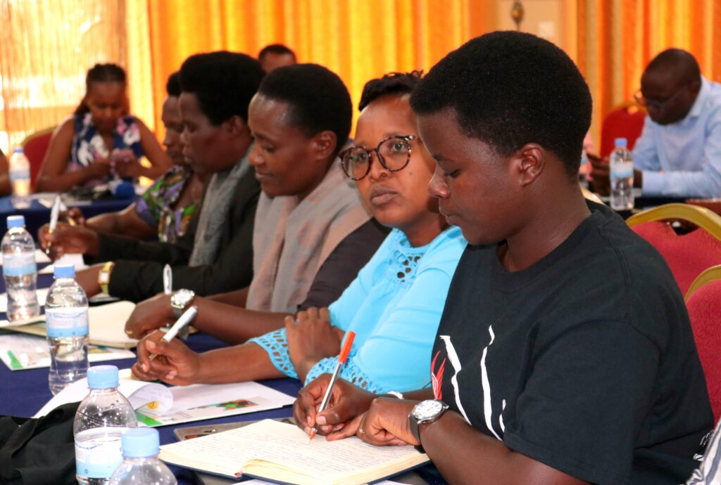 Harashakwa uko itegeko ryemerera abana kubona serivisi z'imyororokere ryavugururwa