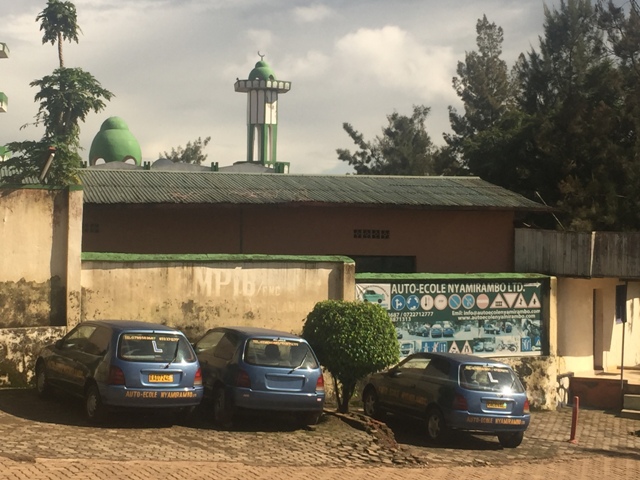 Ubusanzwe izi modoka ziba ziri mu muhanda zirimo abiga gutwara ariko ubu ziraparitse