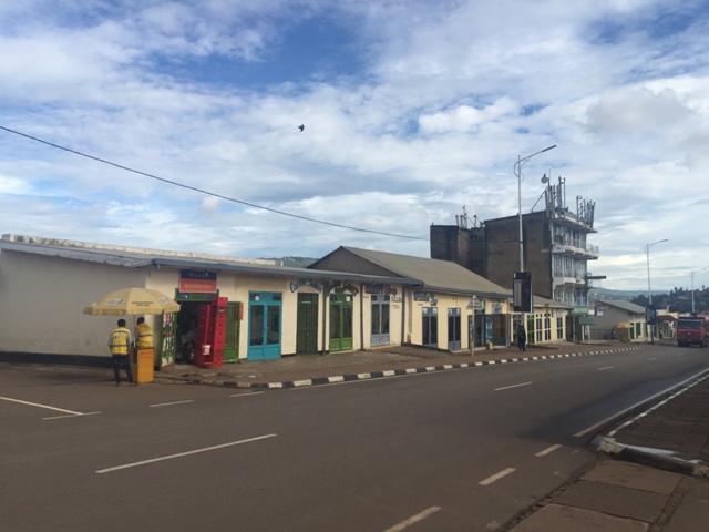 Abacuruza Metuyu na bo bari mu bemerewe gukora