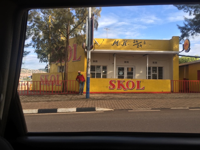 Kwa Muteteri nta nyoni itamba