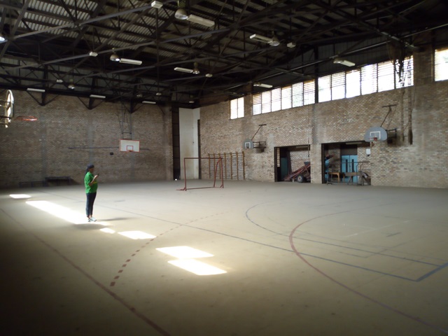 Imbere muri Gymnase