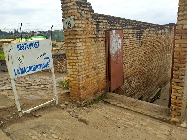 Macrobiotic yagaburiye abanyeshuri igihe kinini ariko ubu yafunze imiryango