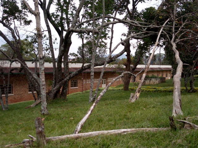 Vuba ni rimwe mu macumbi yacumbikiraga abanyeshuri bigaga i Huye ubu naryo ryafunze imiryango