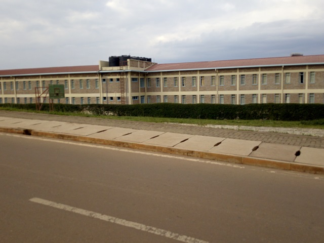 Icumbi ry'ababikira na ryo ryacumbikiraga abanyeshuri, ariko ubu ryakira abantu bake cyane ugereranije n'uko ringana