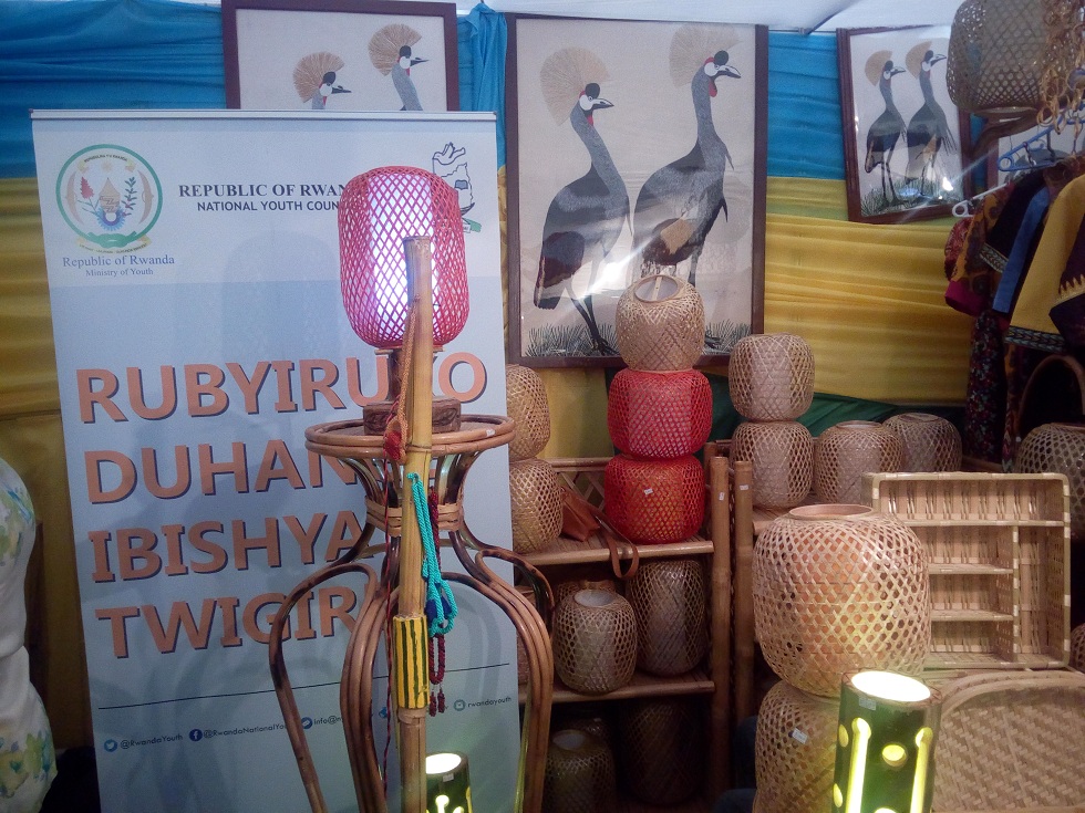 Ibikoresho bitandukanye akora mu migano