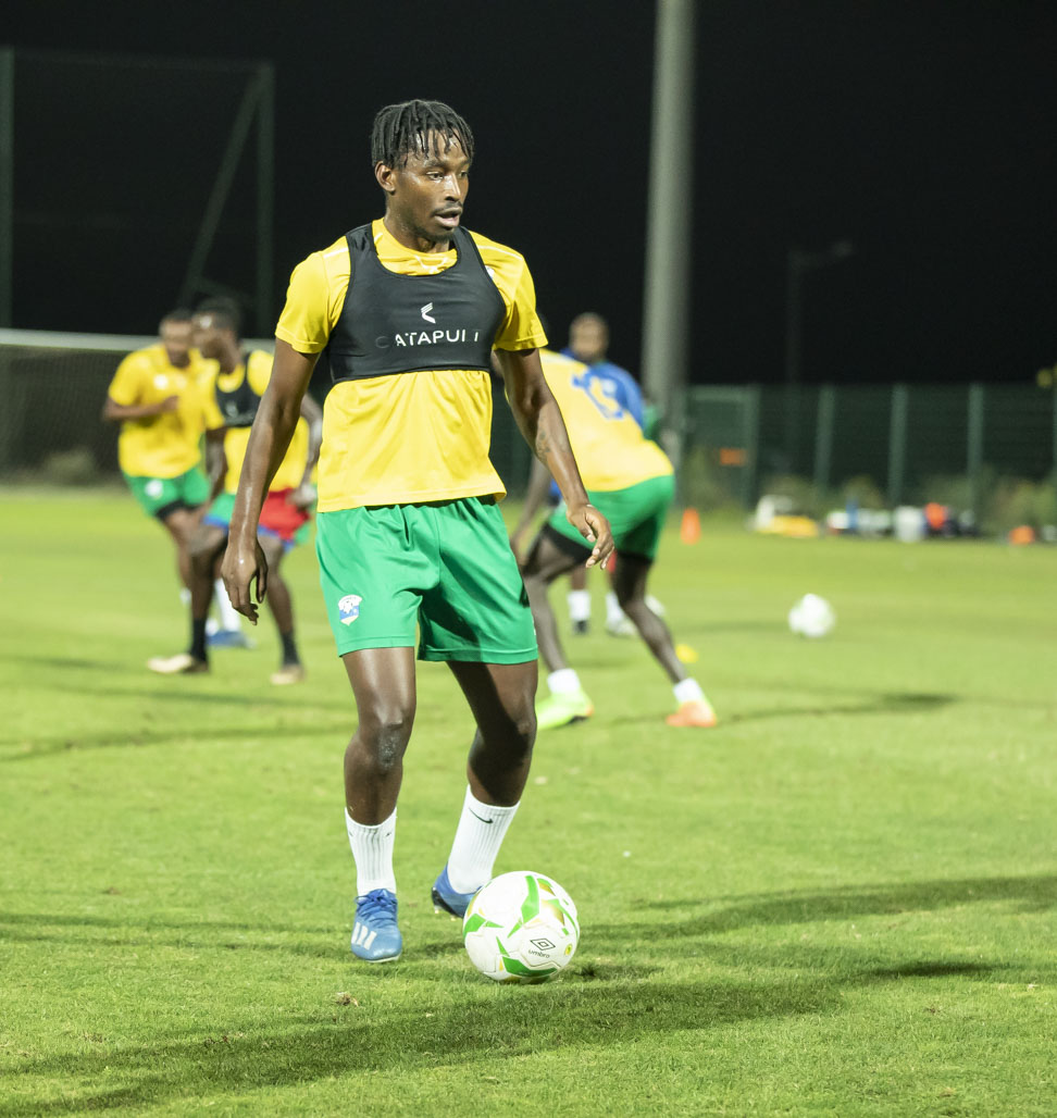 Rafael York ukina muri Sweden yamaze kubona ibyangombwa bimwemerera gukinira u Rwanda