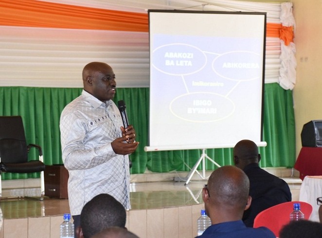 Guverineri w'Intara y'Iburasirazuba, Emmanuel K. Gasana 