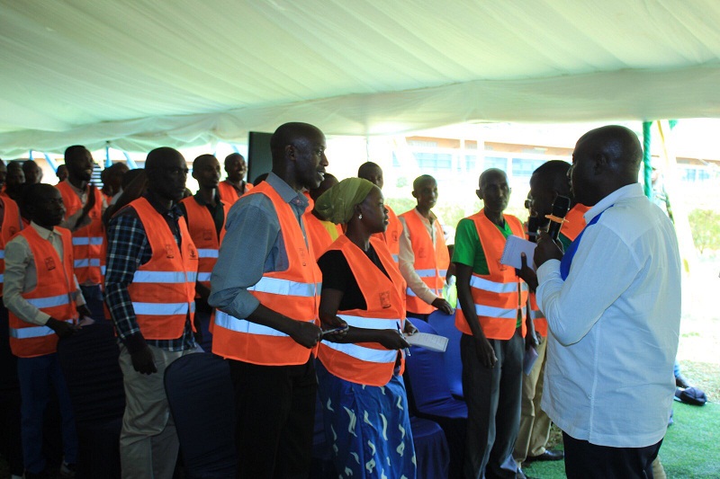 Guverineri Gasana aganiriza imboni z'umutekano 