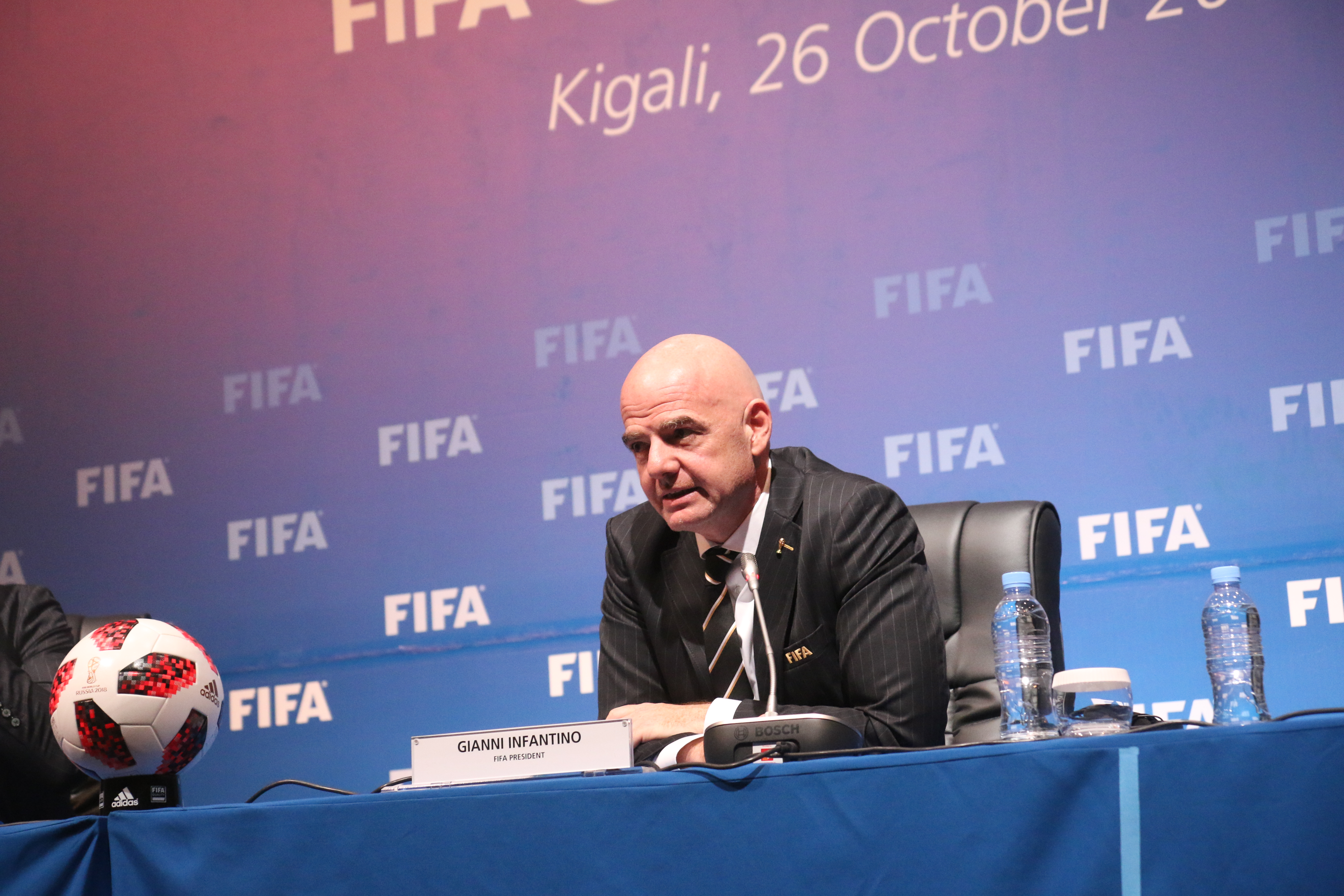 Gianni Infantino yumva ibibazo by'abanyamakuru