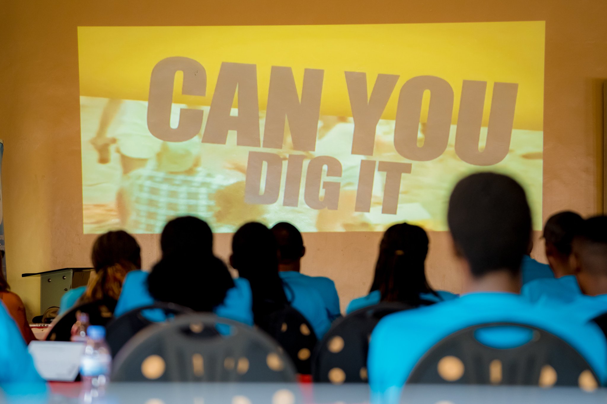 Ni amahugurwa babanza kwiga bisanzwe nyuma bakajya no ku kibuga