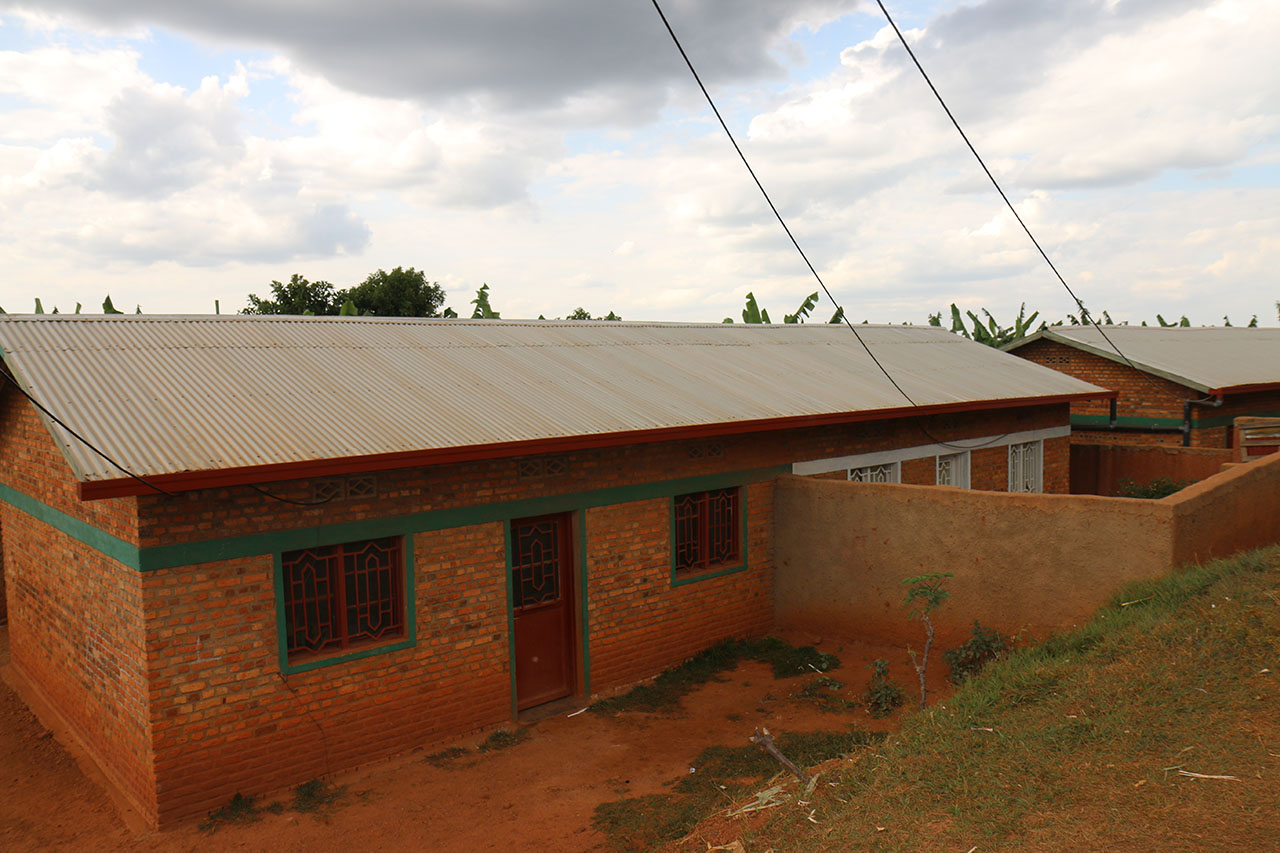 Imwe mu mazu ari mu mudugudu wa Twinya yatujwemo abarokotse Jenoside yakorewe Abatutsi bo mu karere ka Gasabo