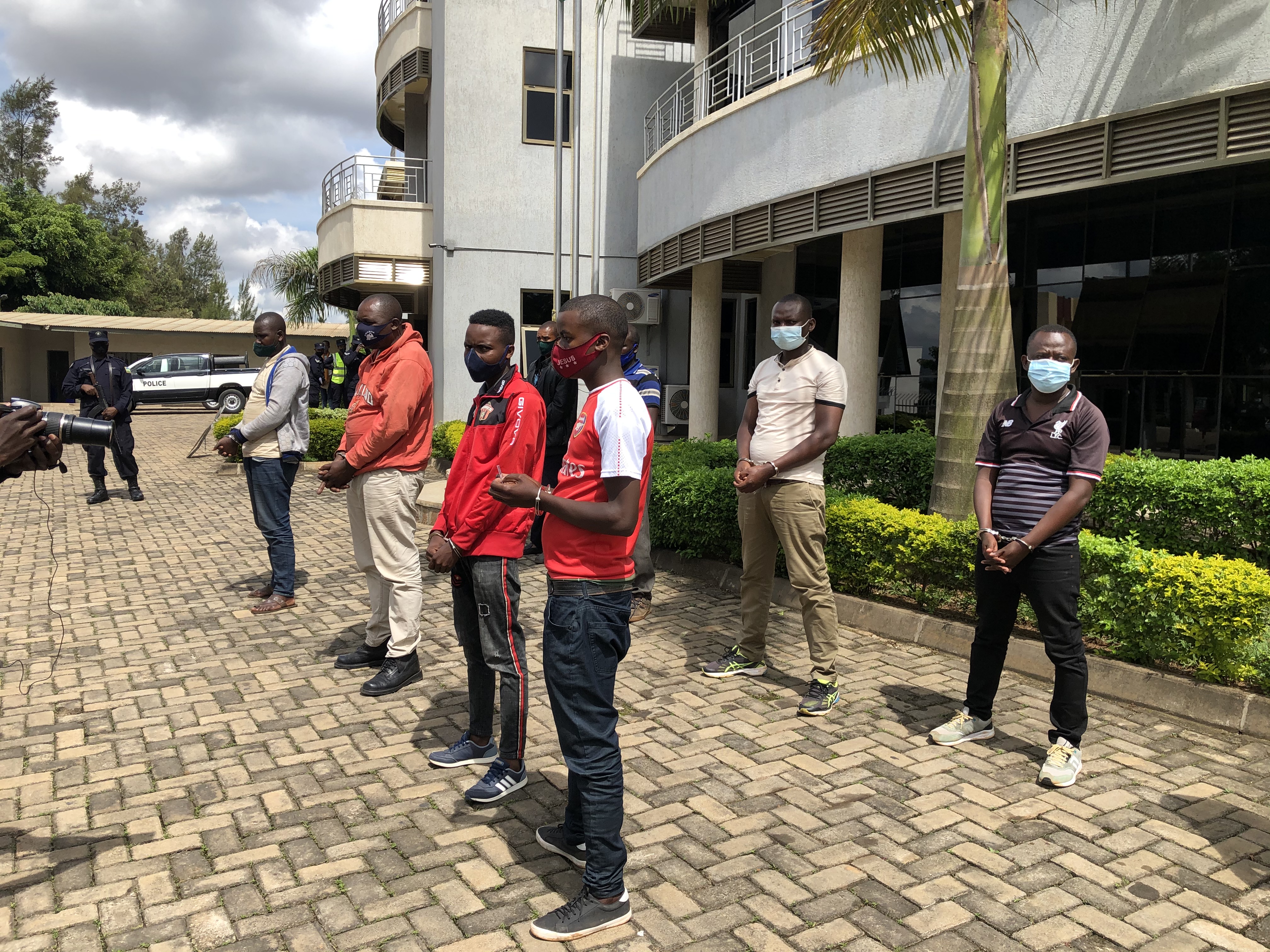 Aba bagabo 9 barakekwaho gukora no gukoresha Perimi z