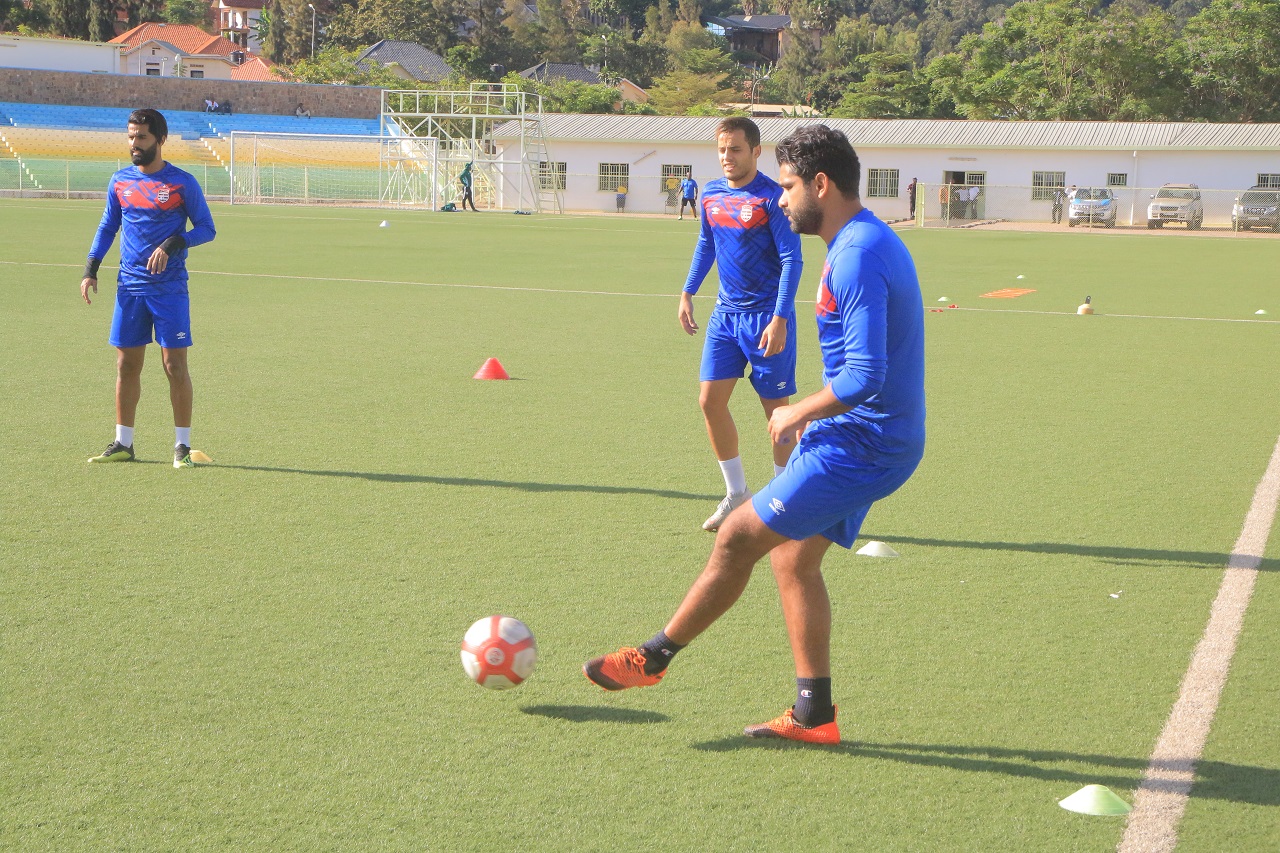 Imyitozo yibanze ku guhererekanya imipira