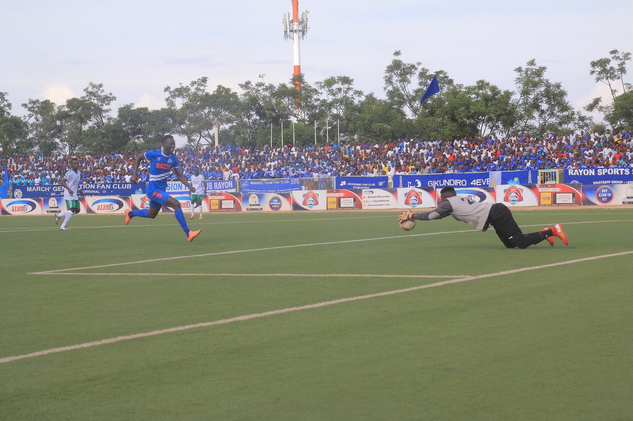 Bimenyimana Bonfils Caleb ashaka igitego ariko biranga