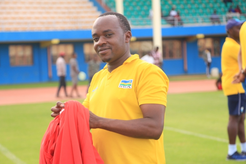 Munyaneza Jacques uzwi nka Rujugiro ni umwe mu bita ku bikoresho by'Amavubi (Kit Manager)