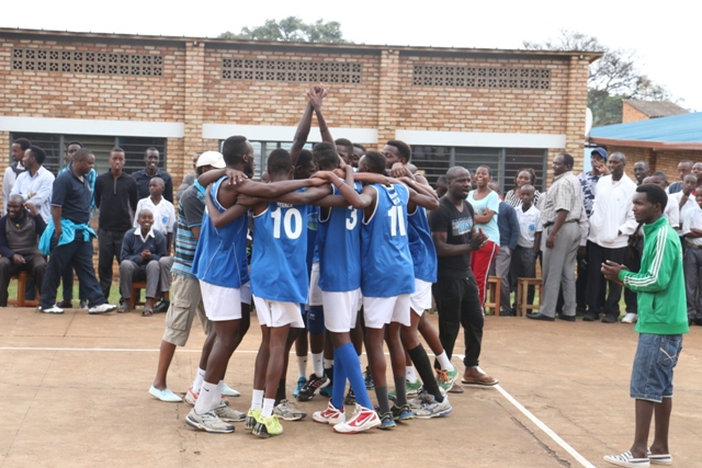 Lycee de Nyanza n'ubwo yatsinzwe nyuma ya match baribyiniraga