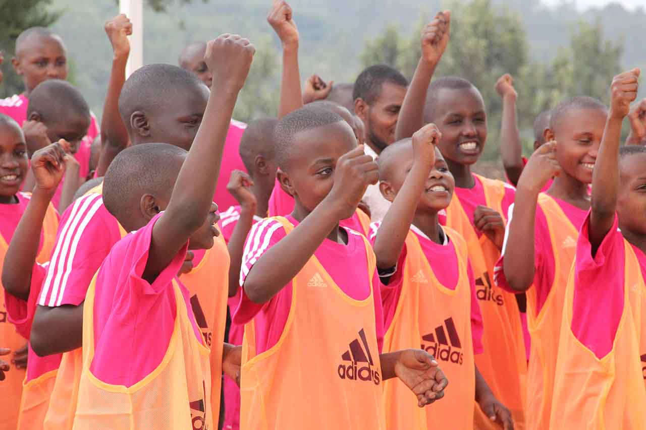 Abana bari bishimiye iki gikorwa