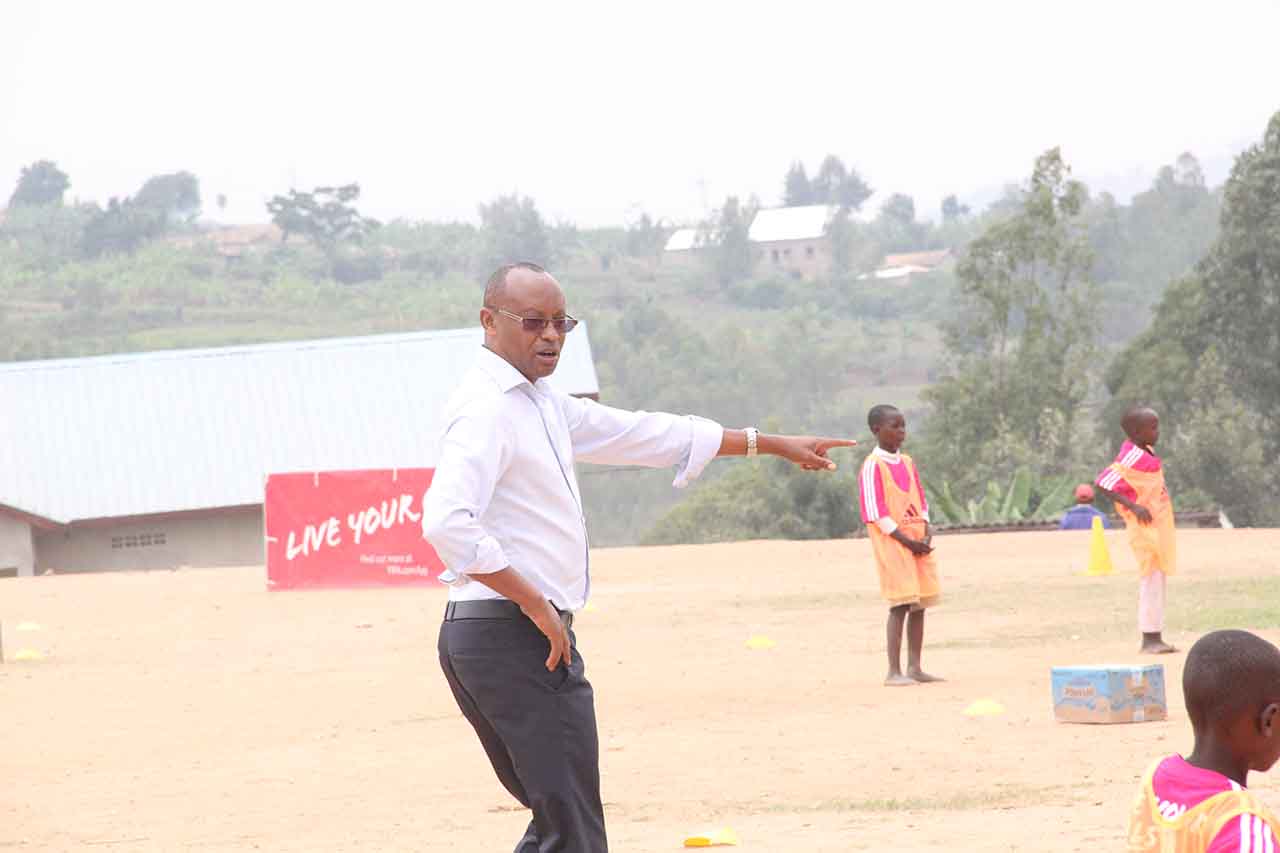 Kayiranga Vedaste yereka abana uko babigenza