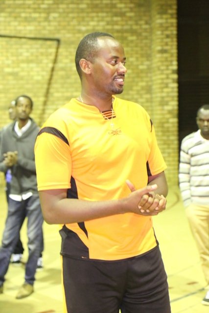 Ngoga Alain wakiniye Kaminuza nkuru y'u Rwanda, ni we wari kapiteni w'abize muri Virgo Fidelis