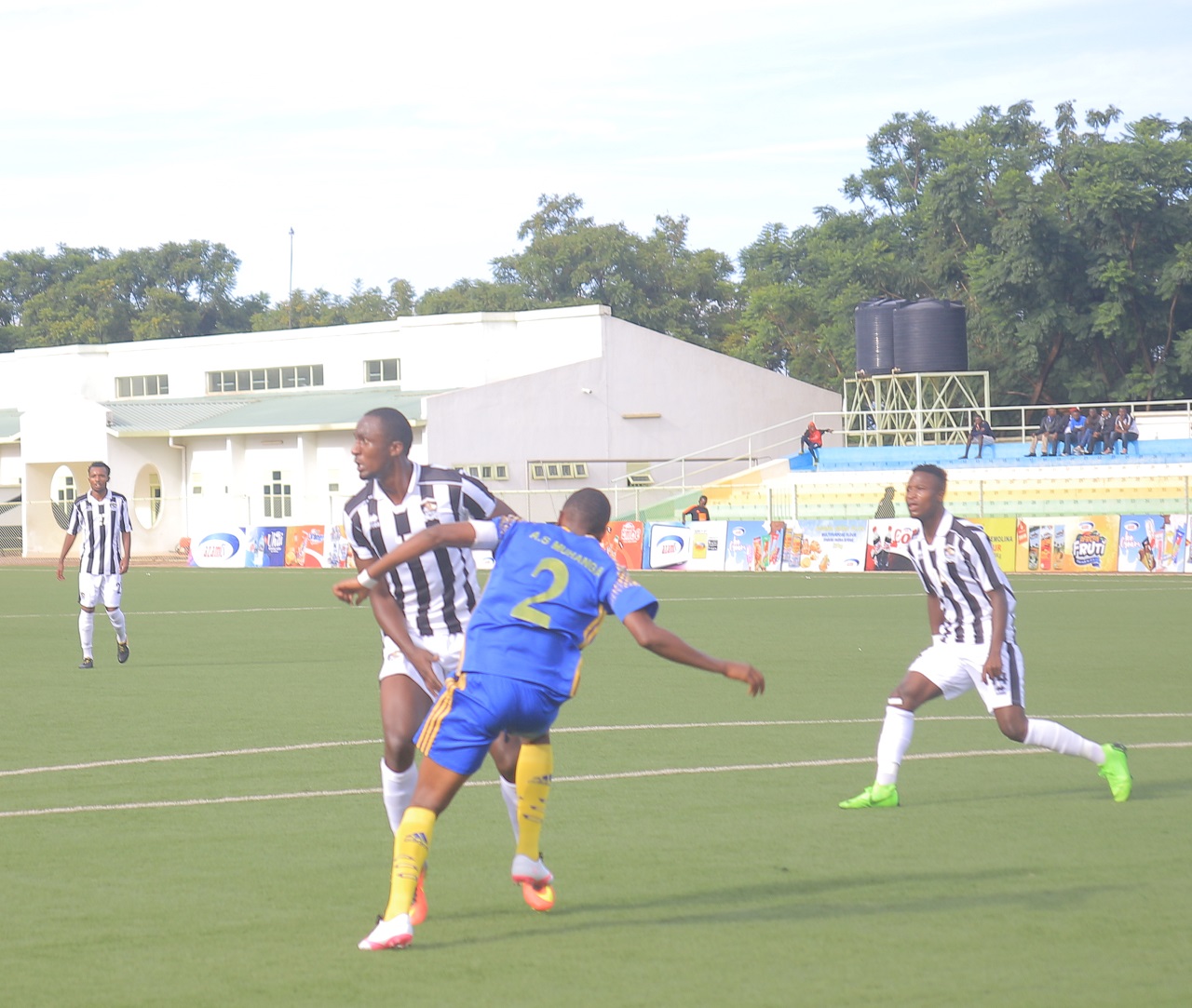 Sugira Ernest wari wagoye Muhanga niwe wabatsindiye igitego cya mbere