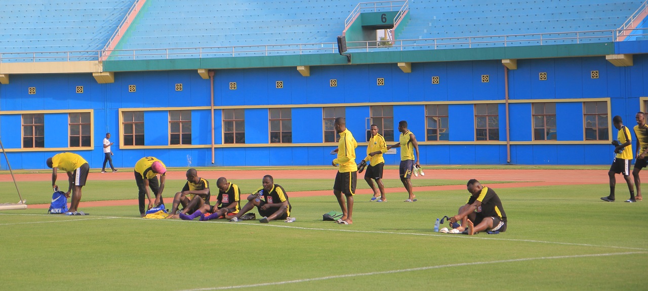 Ikipe ya Mukura mbere yo gutangira imyitozo kuri Stade Amahoro